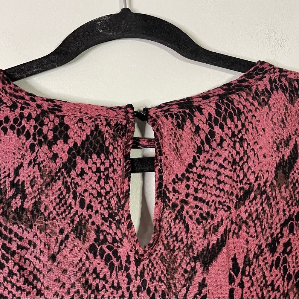 Daytrip Snakeskin Patterned Boho Business Casual Long Sleeve Blouse Size Large - Picture 7 of 7